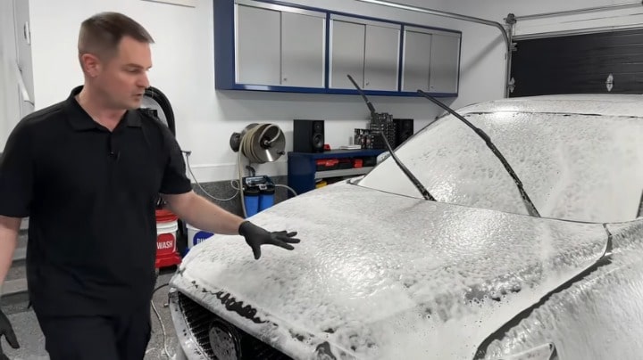 Touchless car washes work best on newer vehicles